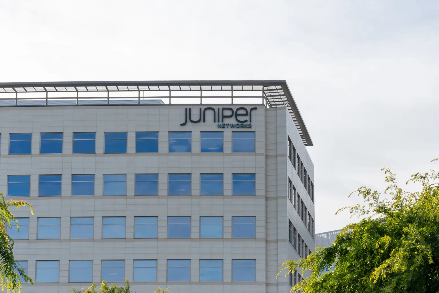 Juniper Networks股票受到美国司法部起诉联合健康公司收购Amedisys的影响